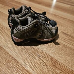 Columbia Kids' Brown and Pink Shoes Size 4T